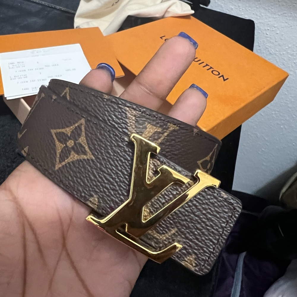 Louis Vuitton reversible belt